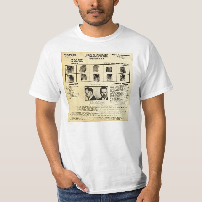 Camiseta Ordem de DOJ Identifcation John Dillinger 1217 (Frente)
