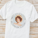 Camiseta Orgulho da nossa Foto de Graduação Moderna do Form<br><div class="desc">Este design simples e clássico é composto por tipografia serif e adiciona uma foto personalizada.</div>