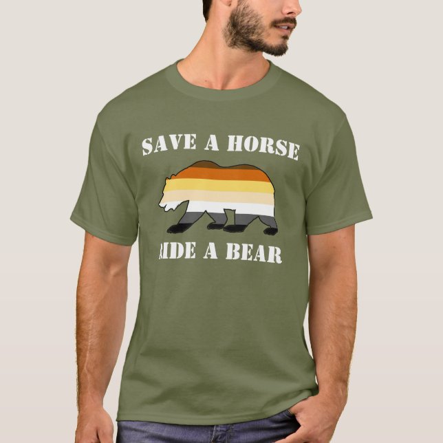 Camiseta Orgulho de gay Urso Salva Carro De Cavalo Um Urso  (Frente)