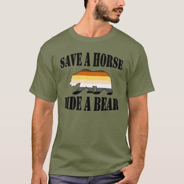 Camiseta Orgulho de gay Urso Salva Um Urso De Cavalo (Frente)