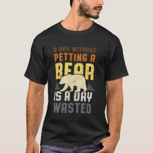 Camiseta Orgulho do Urso Gay Engraçado Acariciando um Urso