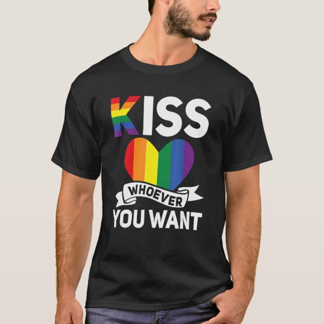 Camiseta Orgulho gay Mês LGBT Beija Quem Quiser (Frente)