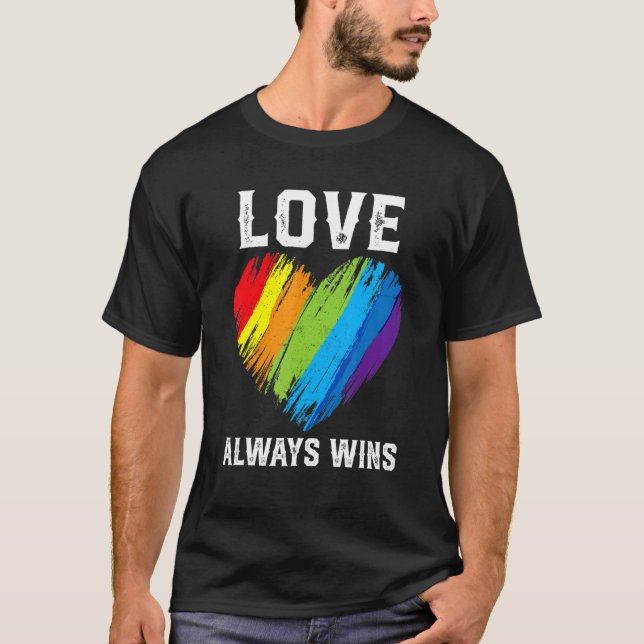 Camiseta Orgulho Lgbt Mês Curto Arco-Íris O Amor vence (Frente)