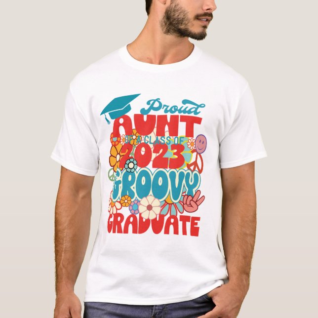 Camiseta Orgulhosa AUNT de uma classe de Formando 2023 Retr (Frente)