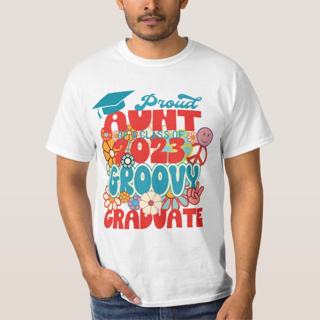 Camiseta Orgulhosa AUNT de uma classe de Formando 2023 Retr (Frente)