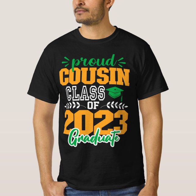 Camiseta Orgulhosa CUOSIN da Classe de FORMANDO MODERN SCRI (Frente)
