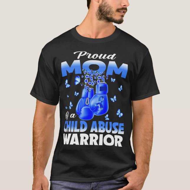 Camiseta Orgulhosa Mãe De Um Boxin De Consciência Do Abuso  (Frente)