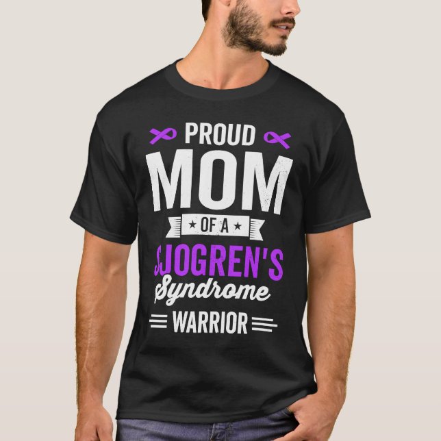 Camiseta Orgulhosa mãe de um sobrevivente guerreiro de sínd (Frente)