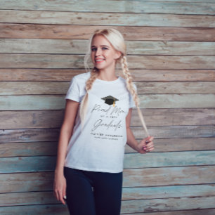 Camiseta Orgulhosa mãe de uma aula de formando 2022