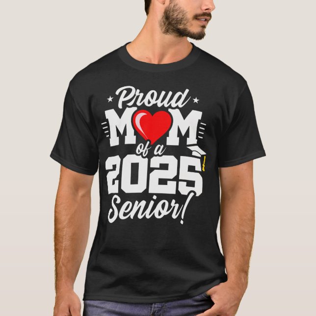 Camiseta Orgulhosa Mãe Mais velho 2025 Classe Coração Cuta  (Frente)