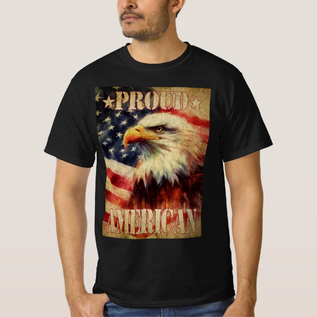 Camiseta Orgulhoso americano. Bald Eagle e Bandeira dos Est (Frente)