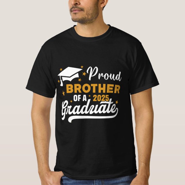 Camiseta orgulhoso irmão de uma classe de formandos de 2025 (Frente)