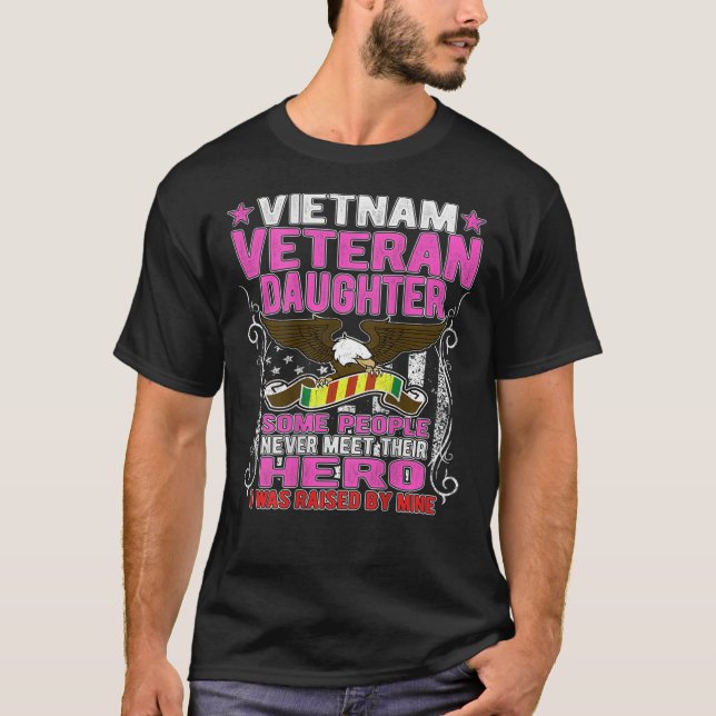 Camiseta  Orgulhoso presente de filha veterana do Vietnã -  (Frente)