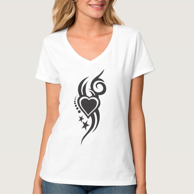 Camiseta Ornamental Floral Heart Tattoo  (Frente)