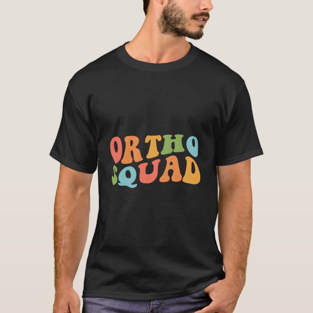 Camiseta Ortho Squad Retro Orthopedics Dr Nurse Assista (Frente)