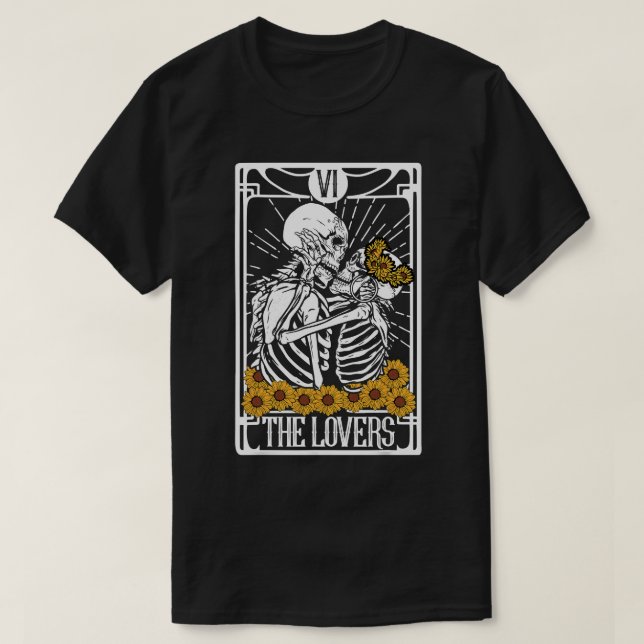 Camiseta Os Amantes Tarot Lendo O Salão Estético Da Bruxa (Frente do Design)