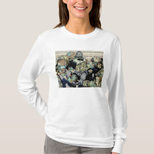 Camiseta Os aviadores ajudam a um soldado do exército de