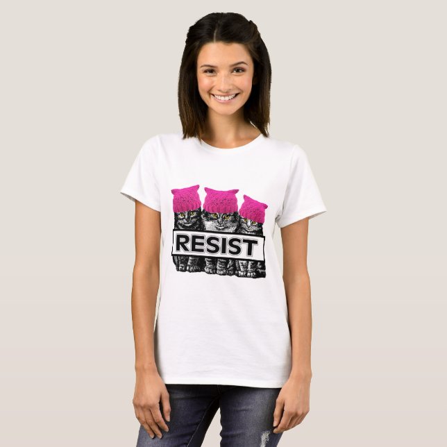 Camiseta Os bichanos resistem (Frente Completa)