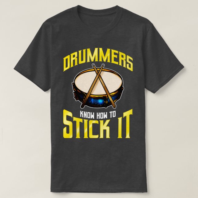 Camiseta Os Drummers Sabem Colocar Os Tambores Na Persão (Frente do Design)