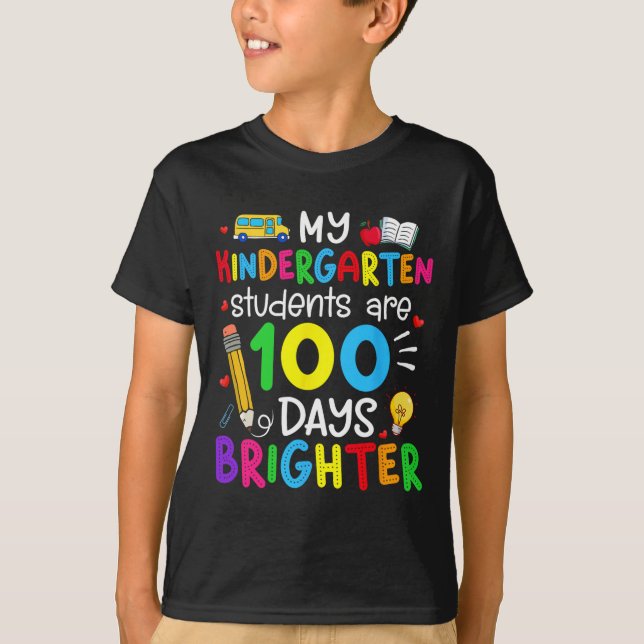 Camiseta Os Estudantes Do Jardim Infantil Têm 100 Dias Mais (Frente)