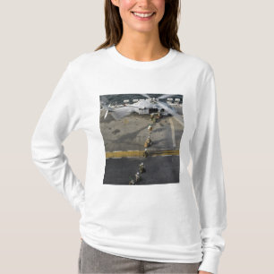 Camiseta Os fuzileiros navais preparam-se para embarcar um