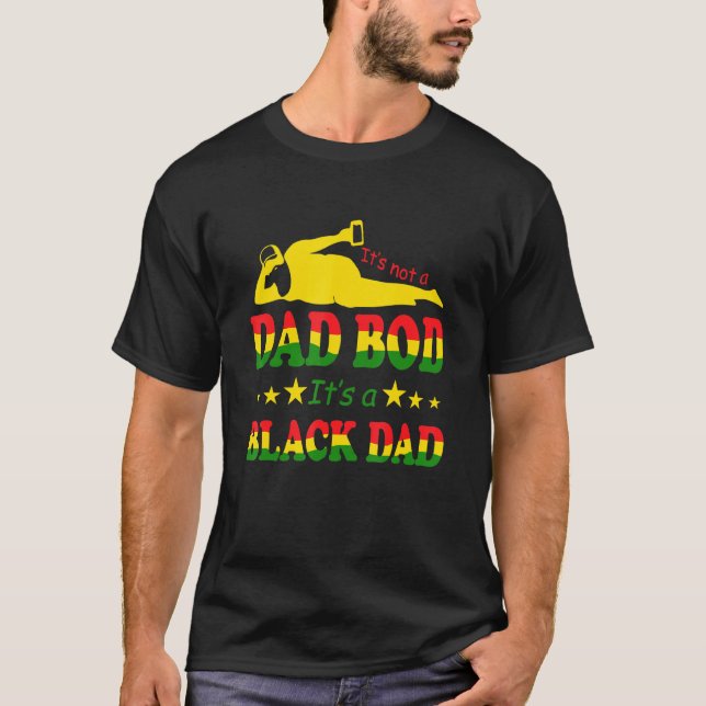 Camiseta Os Homens Não São Um Bod Pai É Um Pai Negro (Frente)
