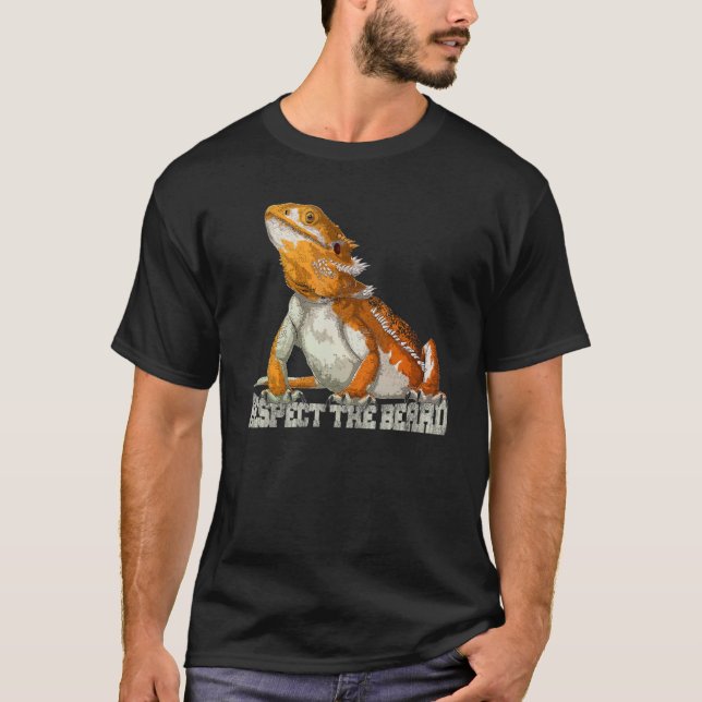 Camiseta Os Homens Respeitam A Barba, O Réptil Lizard. (Frente)