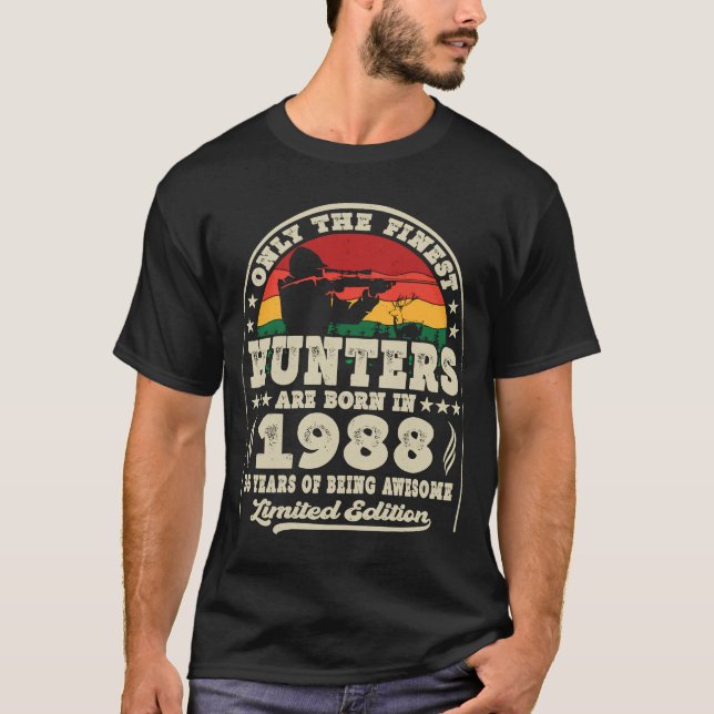 Camiseta Os Melhores Caçadores São Nasceres Em 1988 Caça A  (Frente)
