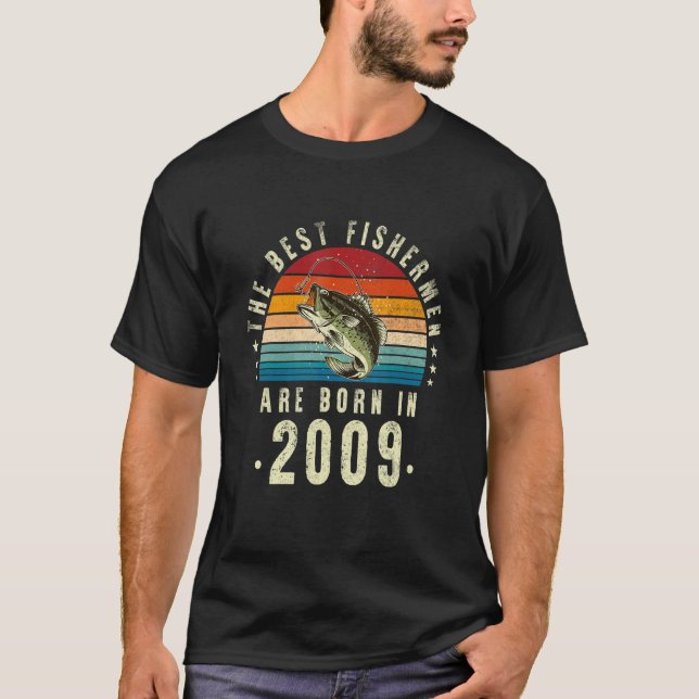 Camiseta Os Melhores Pescadores São Nasceres Em 2009, Vinta (Frente)