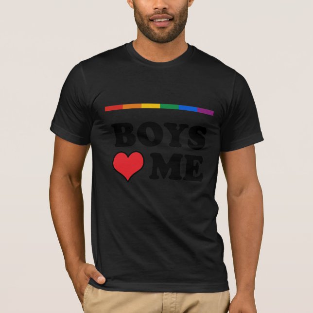 CAMISETA OS MENINOS AMAM-ME (Frente)