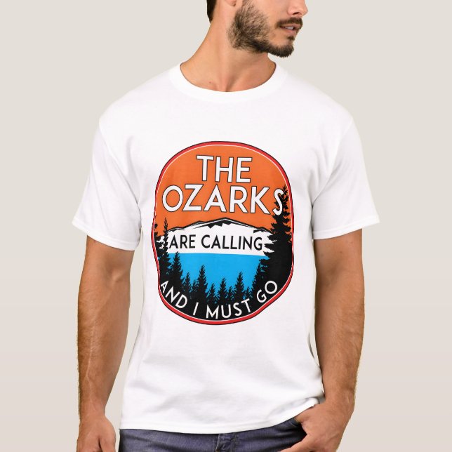 CAMISETA OS OZARKS ESTÃO CHAMANDO E EU PRECISO IR PARA AS M (Frente)