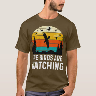 Camiseta Os Pássaros Estão Vendo Pássaros Engraçados Por Aí