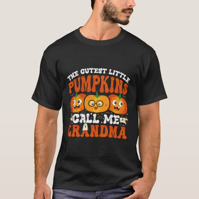 Camiseta Os Pumpkins mais fofos me chamam de vovó Hallowe (Frente)