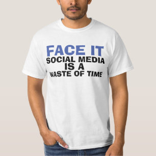 Camiseta Os t-shirt anti-sociais dos meios, enfrentam-no