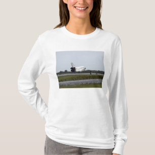 Camiseta Os toques da descoberta do vaivém espacial tragam