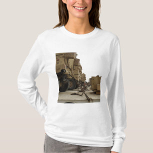 Camiseta Os veículos militares são pena fechado semi no