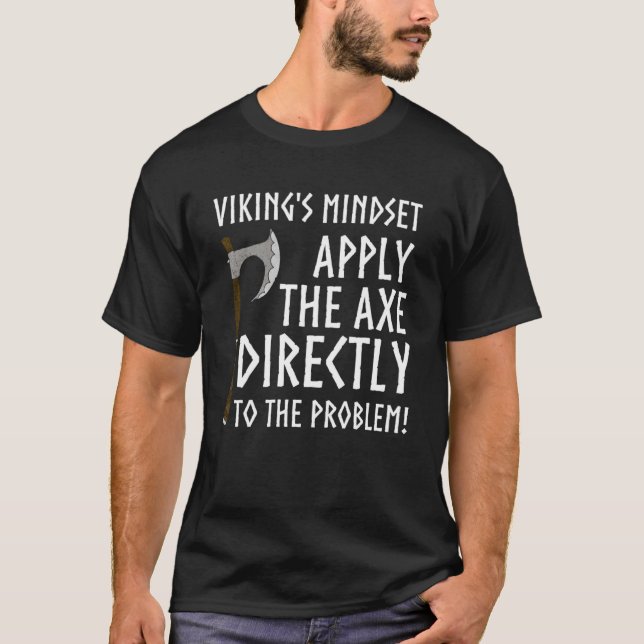 Camiseta Os Vikings Aplicam O Ax Diretamente Ao Valor Do Pr (Frente)