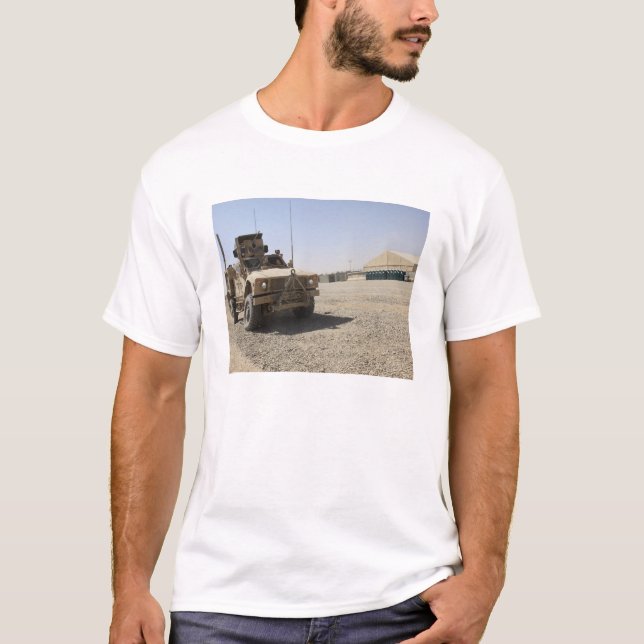 Camiseta Oshkosh M-ATV 2 (Frente)