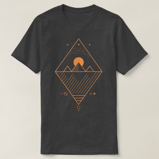 Camiseta Osiris Pyramids Night Sky Geométrico no Egito (Frente do Design)