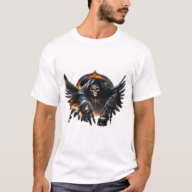 Camiseta Ossos e magia, esqueleto com dados místicos. (Frente)