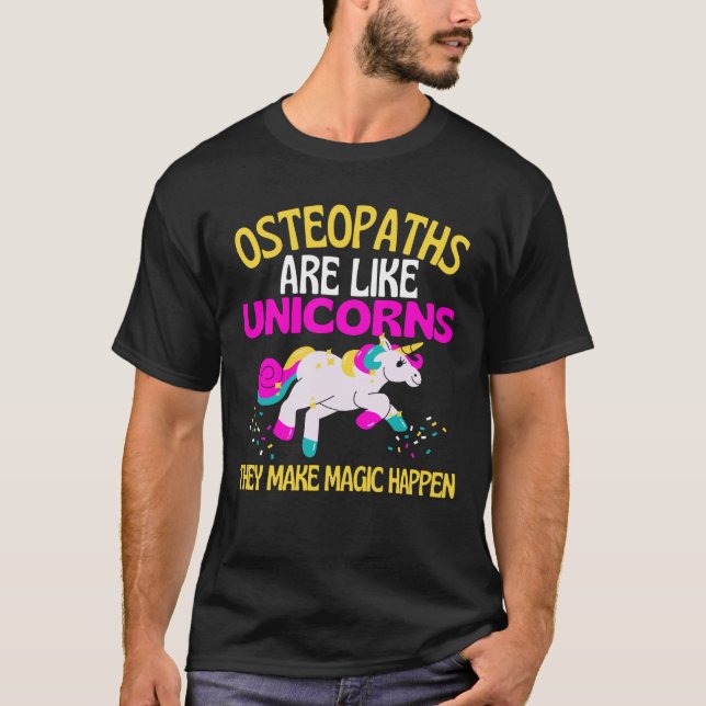 Camiseta Osteopatas Unicórnio, Magical Unicorn Chiropractor (Frente)