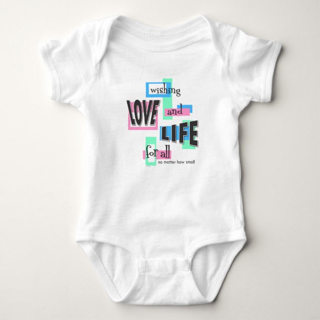 Camiseta ou macacão de bebê. (Frente)
