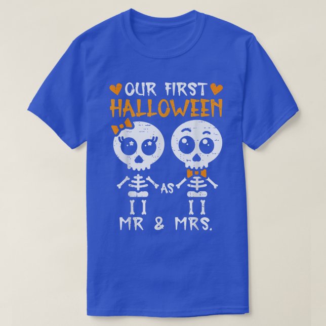 Camiseta Our First Halloween Mr MrsCouples Married Engaged  (Frente do Design)