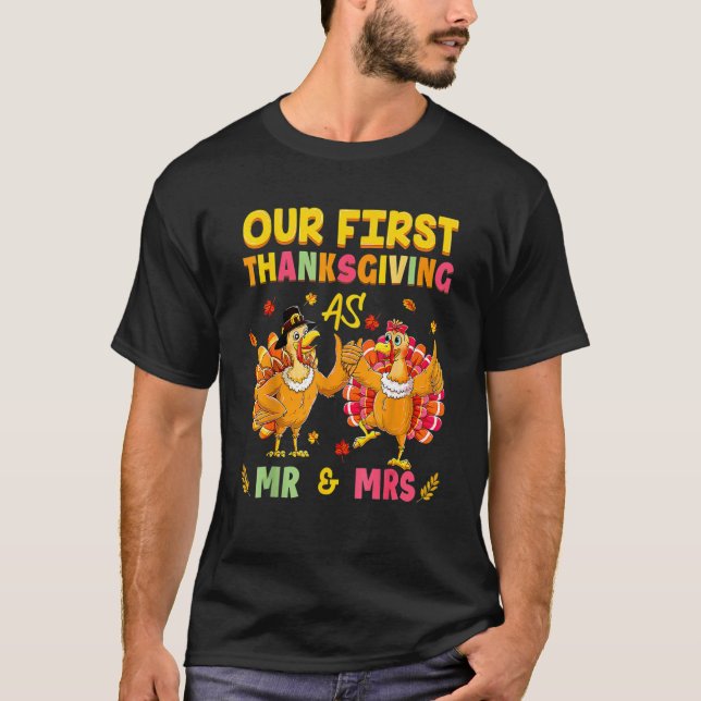 Camiseta Our First Thanksgiving Mr And Mrs Couple Married 2 (Frente)