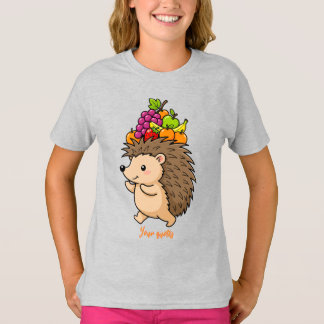 Camiseta ouriço fofo carregando frutas frescas