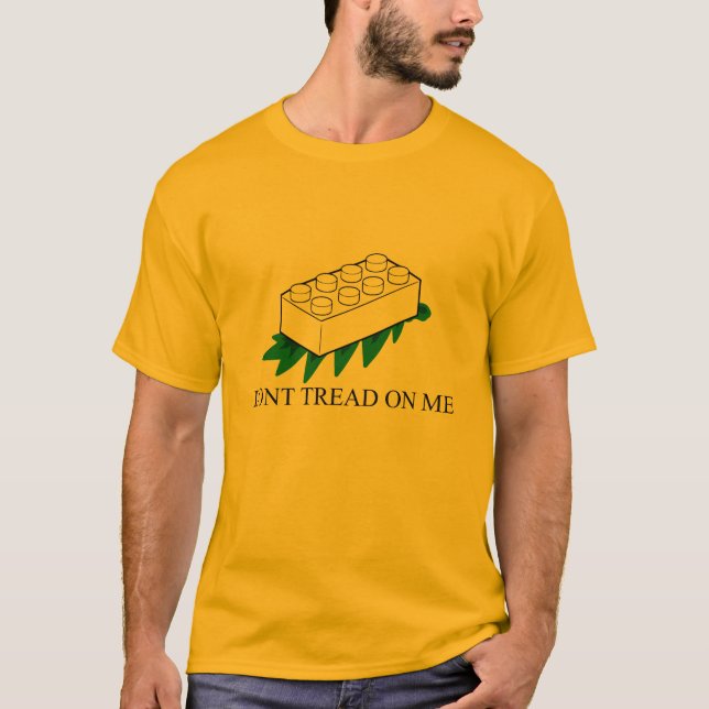 Camiseta Ouro distorcido da piada do tijolo da bandeira de (Frente)