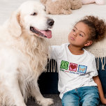 Camiseta Ouro do Peace Love recupera crianças bonitas<br><div class="desc">Belo Ouro de Paz Retrive camiseta infantil para uma garota ou garoto que ama seu filhote fofo. Apresenta um bonito sinal de paz,  coração,  e adorável ouro,  minha raça favorita de cão.</div>