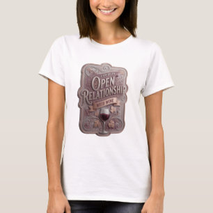 Camiseta Ouro Nítido EU ESTOU NUM RELACIONAMENTO ABERTO COM