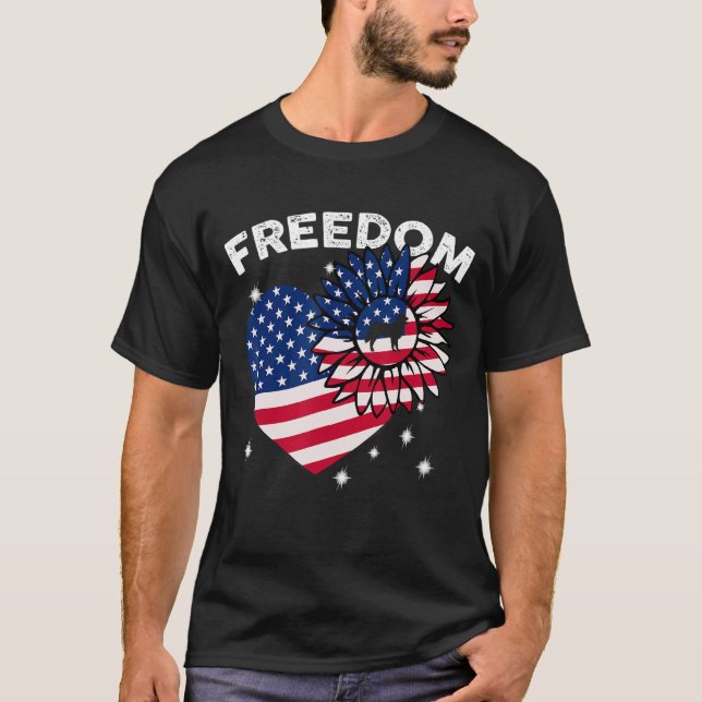 Camiseta Ouro Retriever Sunflower Heart American Flag Fre (Frente)