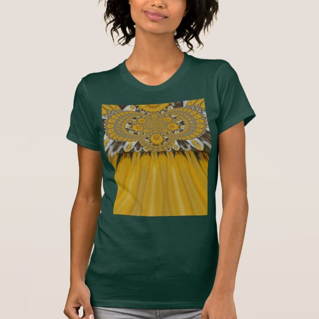 Camiseta Ouro Yellow Flower Pattern Design (Frente)